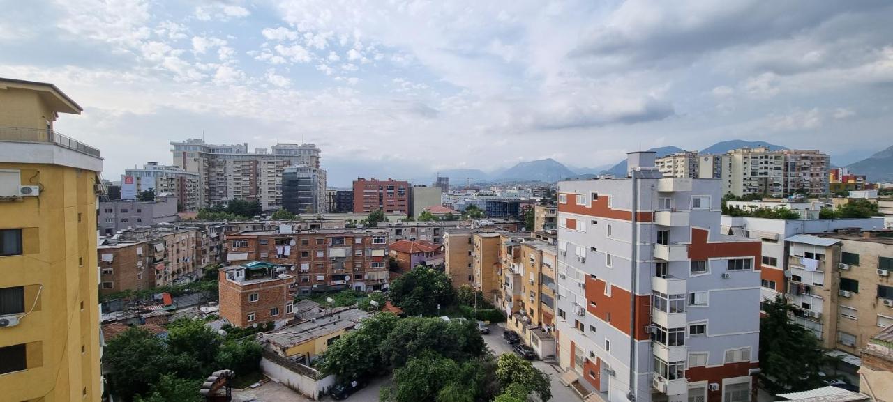 Daily 1 * Tiranë